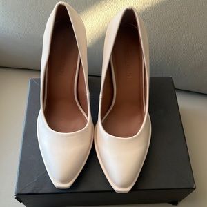 Gabrielle Union platform pump size 9 never worn